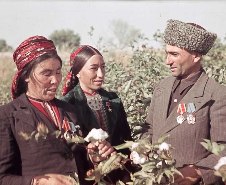 В каком году появились цветные фотографии в ссср